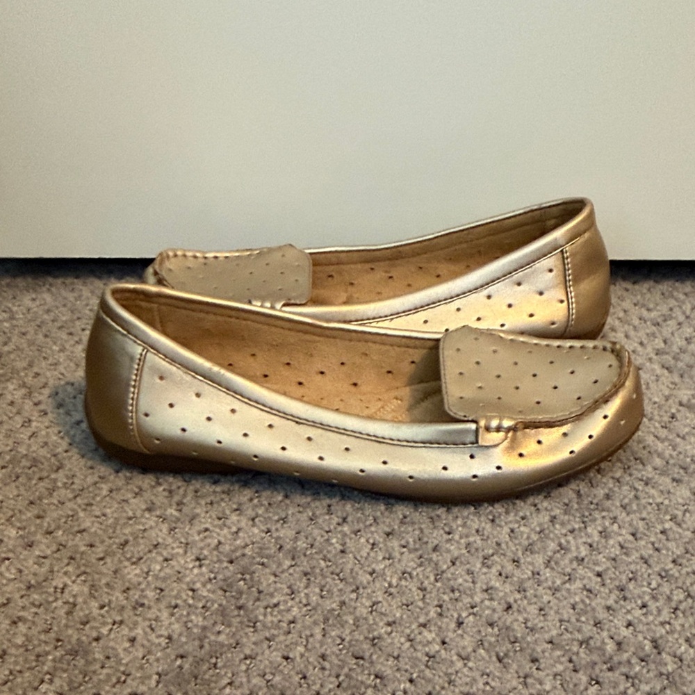 Naturalizer Gold Perforated Loafers